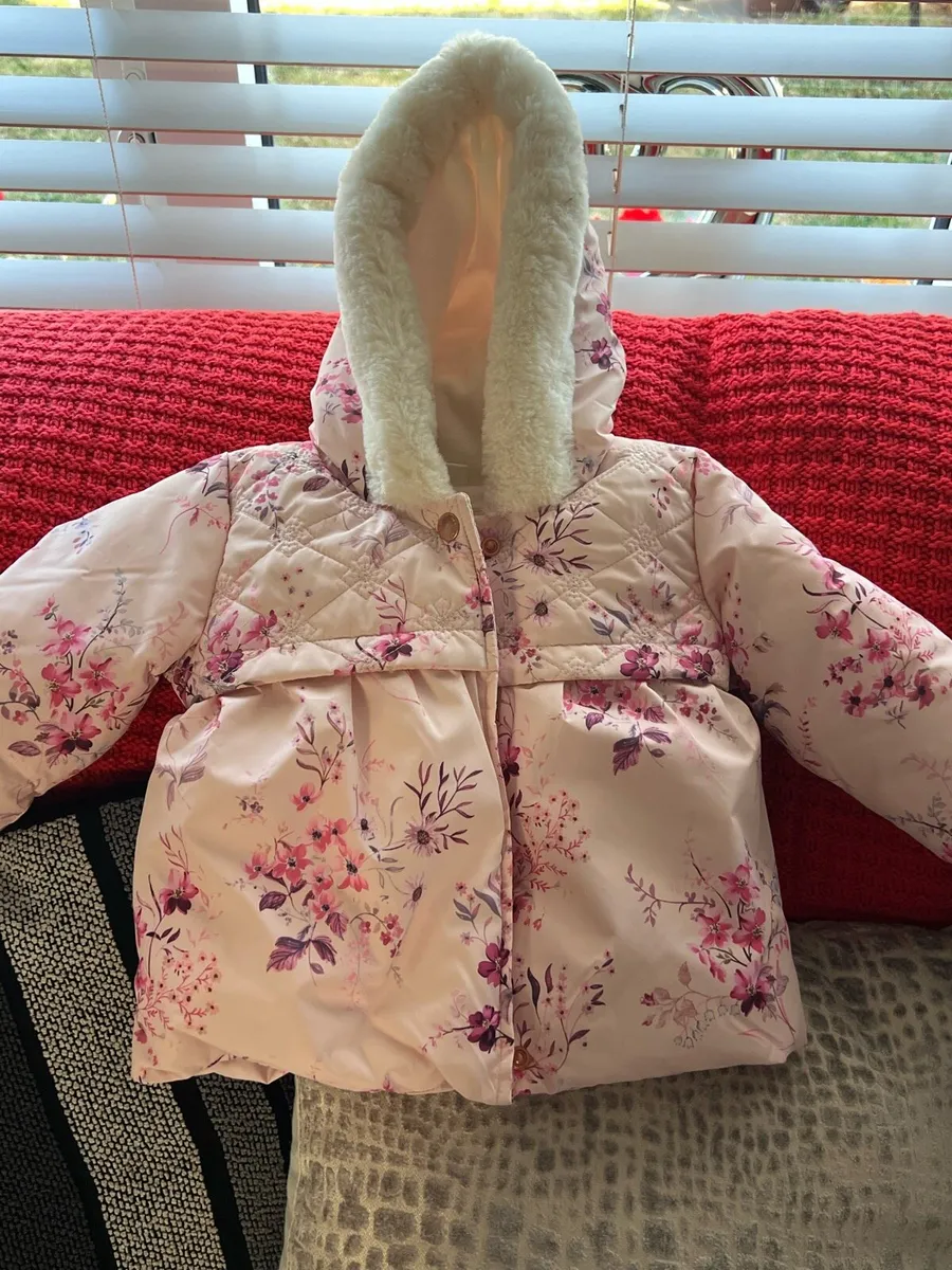 Girls next jacket 9/12 mths €5 - Image 1