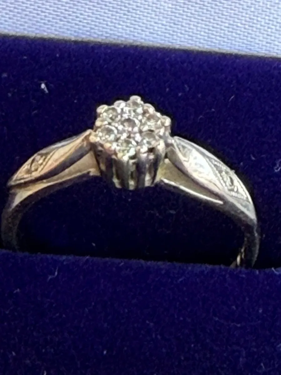 9ct White Gold Cluster Ring (Size N) - Image 2