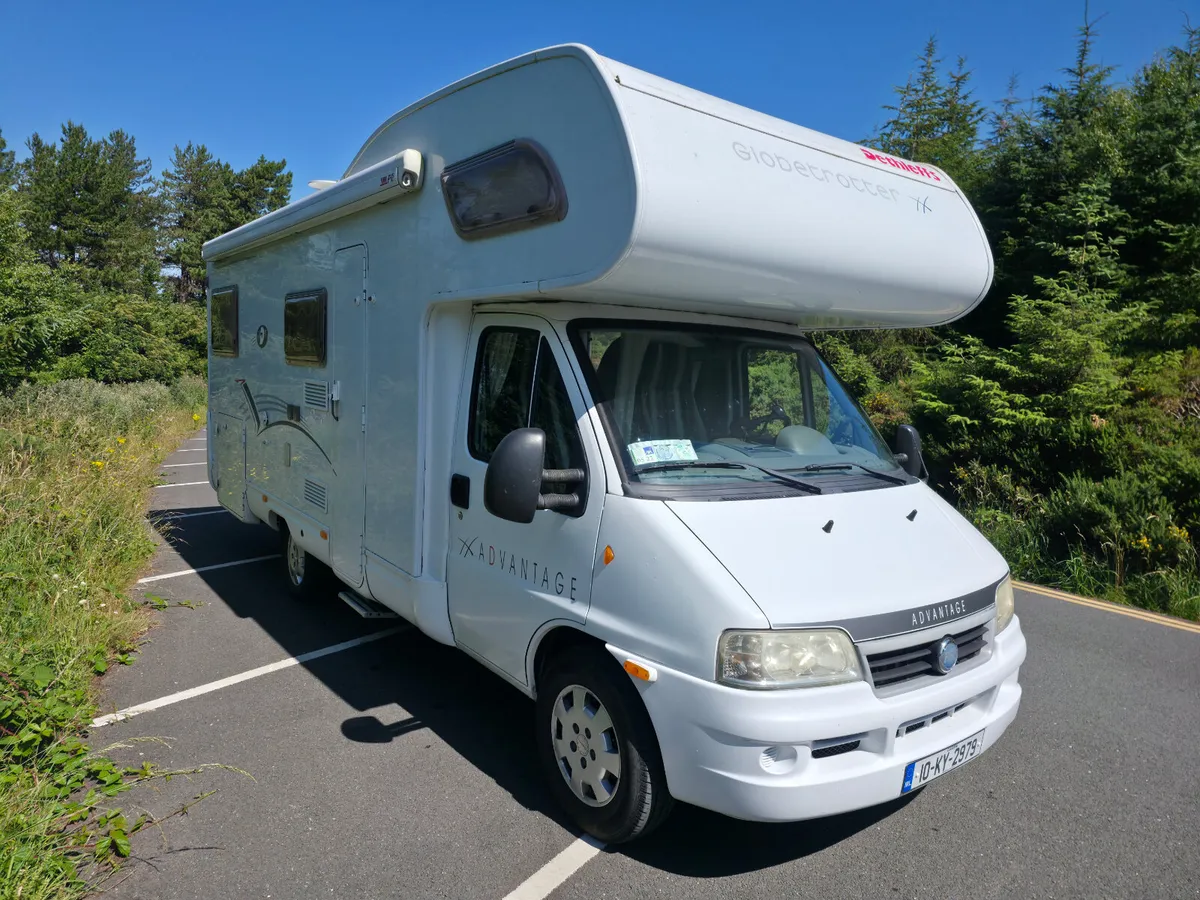 2010 DETHLEFF GLOBETROTTER A6971 FIXED REAR BED - Image 4
