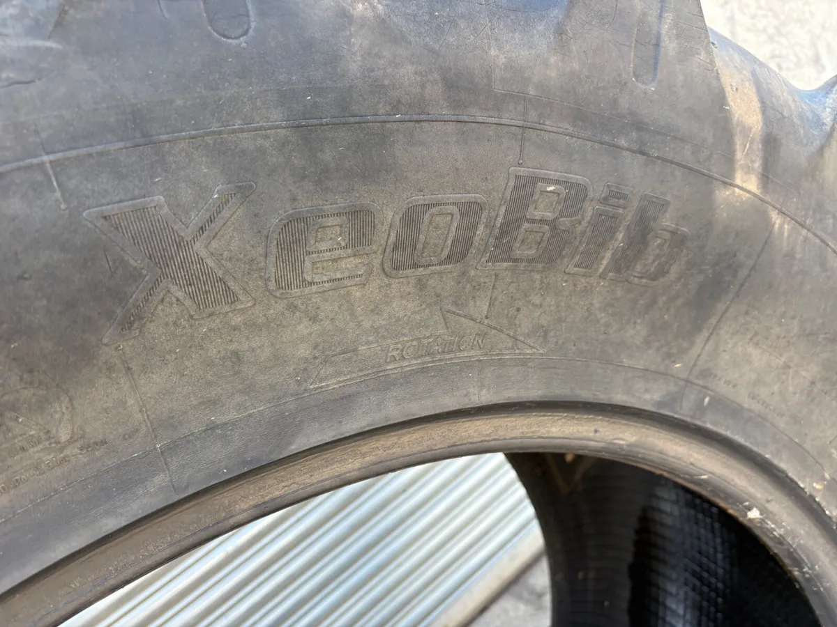 650/60/38 Michelins - Image 1