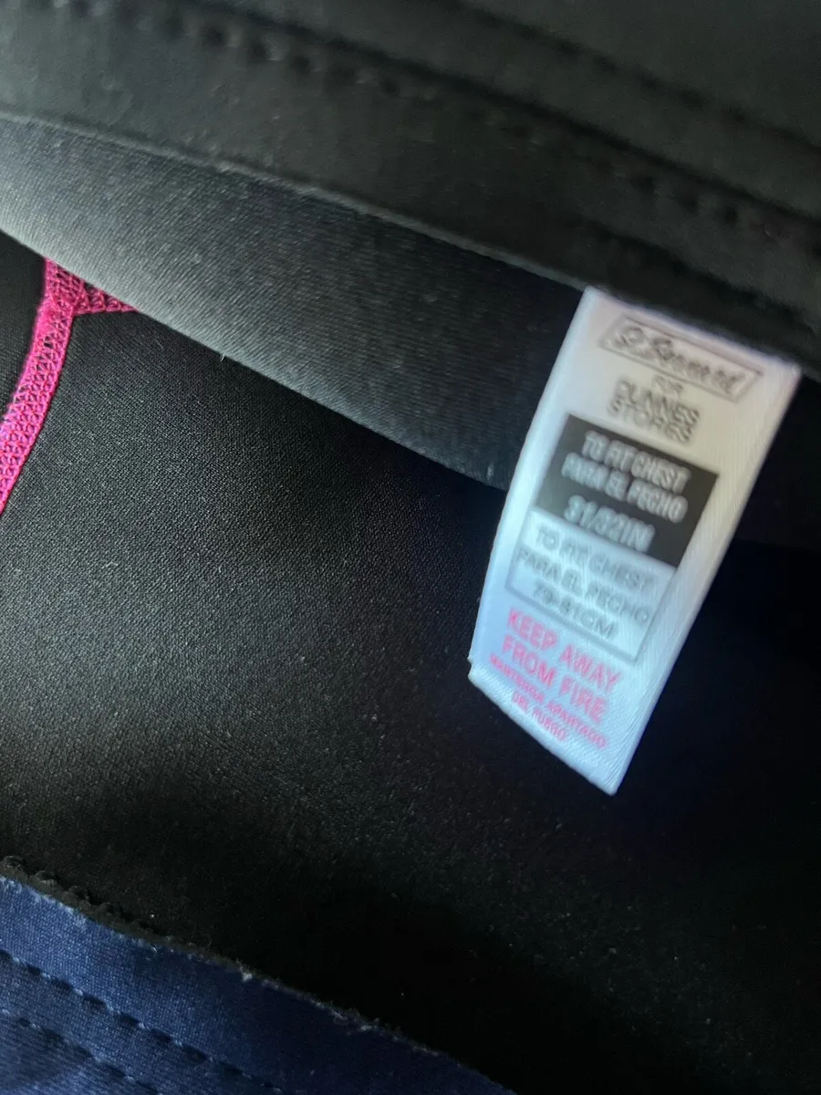 Girls wetsuit 31/32” €10 - Image 3