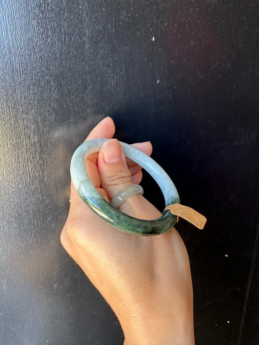 Certified Grade A Burma Jadeite Jade Bangle - Image 1