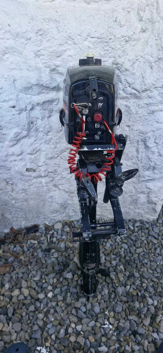 2.5 HP Outboard - Image 2