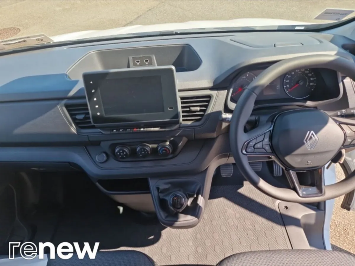 Renault Trafic TRAFIC LL30 BLUE DCI 130 START + RE - Image 2
