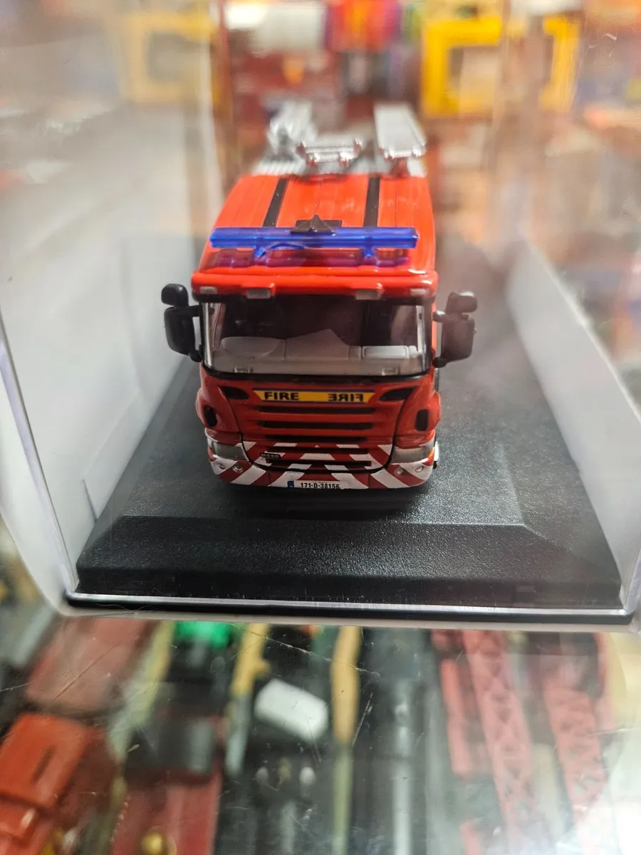 Corgi Oxford Dublin Fire Engine - Image 1