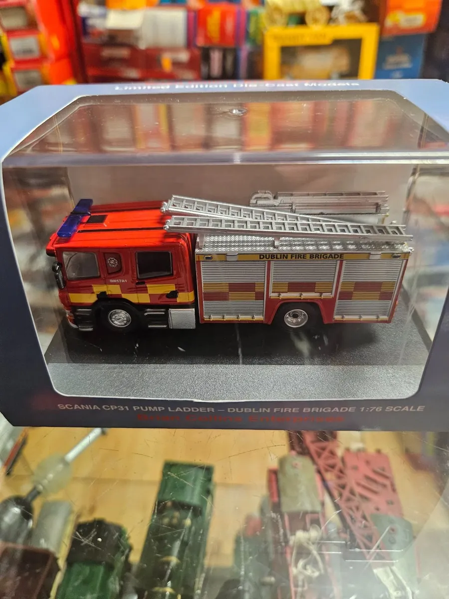Corgi Oxford Dublin Fire Engine - Image 2