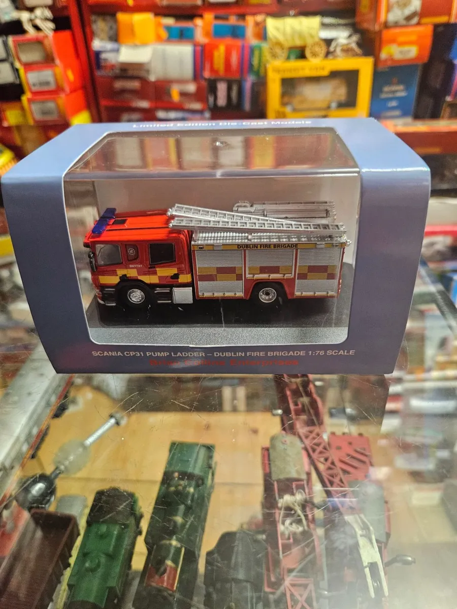 Corgi Oxford Dublin Fire Engine - Image 3