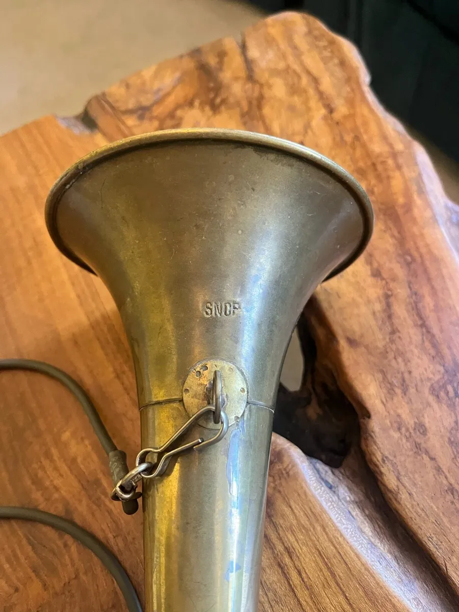 Vintage SCNF French Railways Signal Horn - Image 3