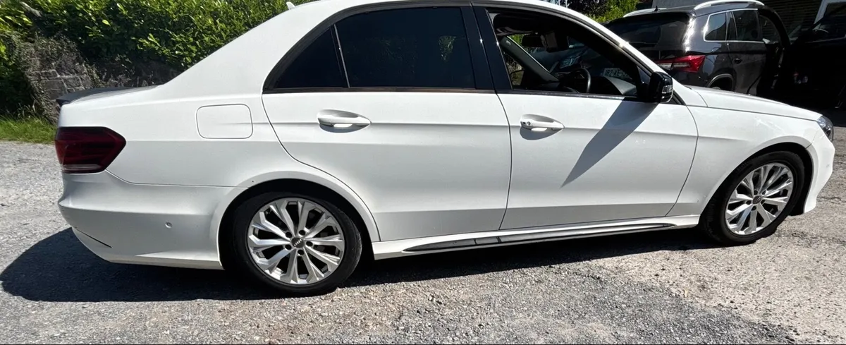 Mercedes E220 Automatic 2015 - Image 4