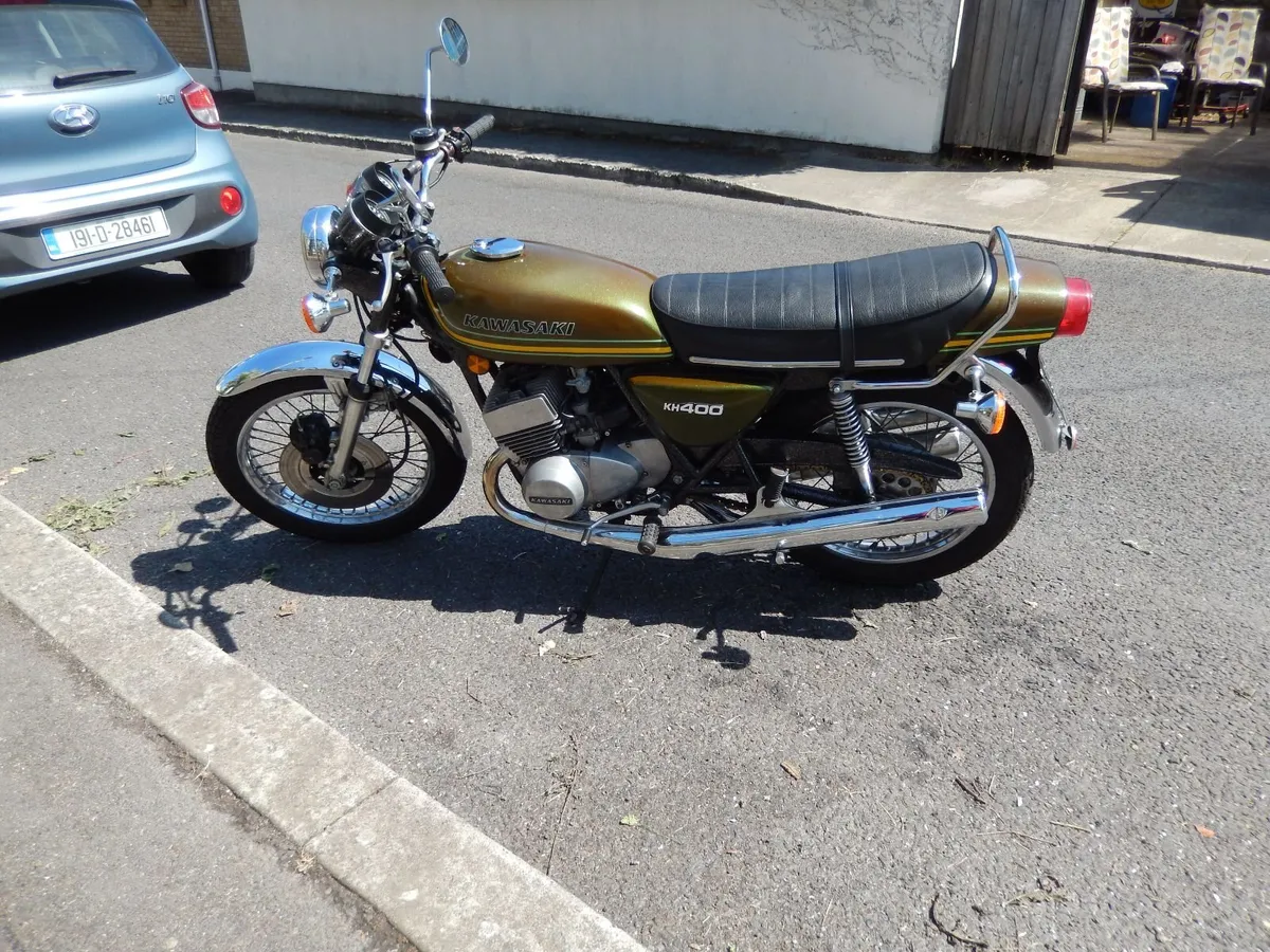 Kawasaki KH400 Triple - Image 3