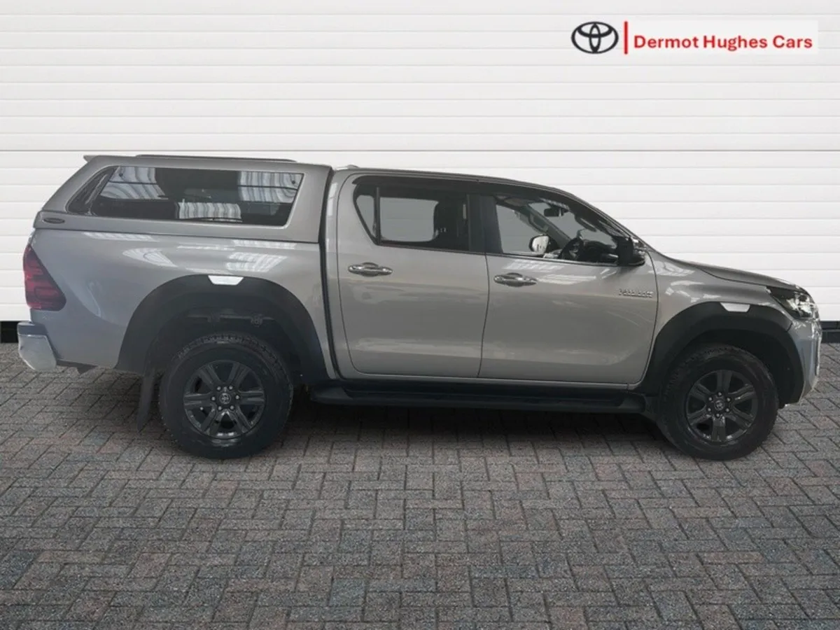 Toyota Hilux HILUX 2.8 SR5 DOUBLE CAB - Image 3
