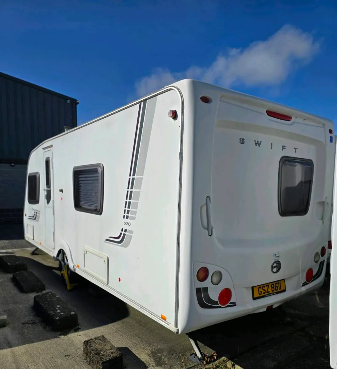 Swift challenger touring caravan 570 - Image 3