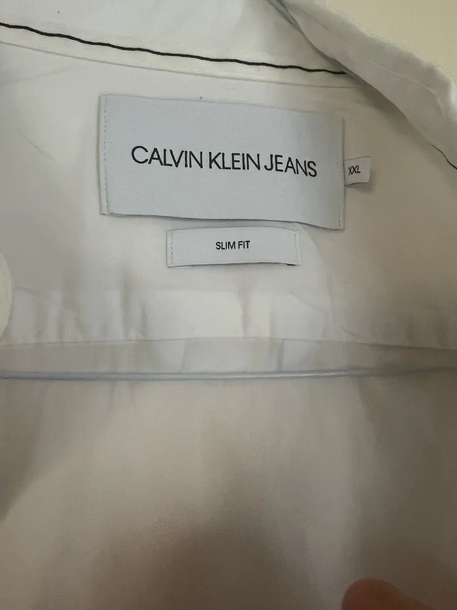 Calvin Klein gents shirt.. white.. slim fit - Image 3