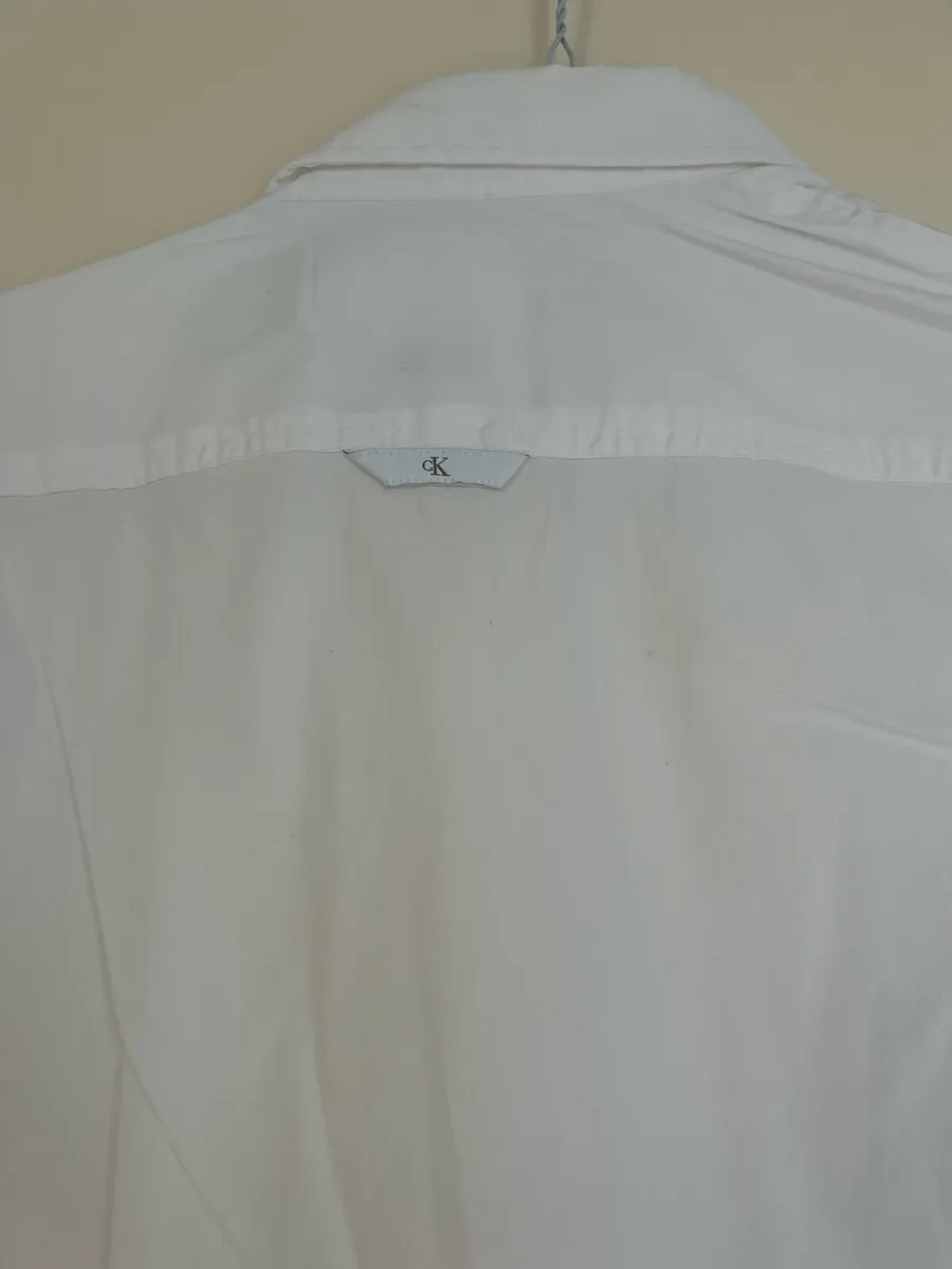Calvin Klein gents shirt.. white.. slim fit - Image 4