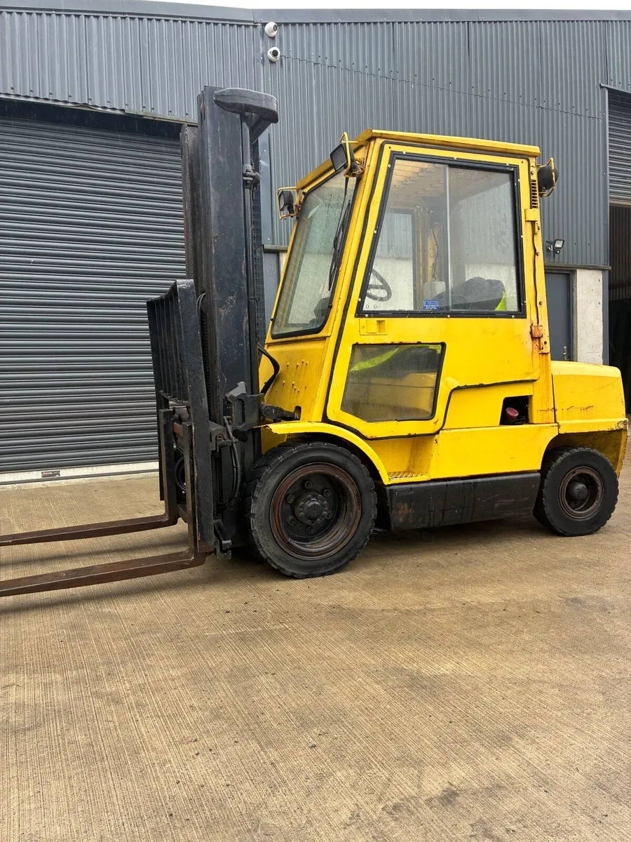 Forklift - Image 3