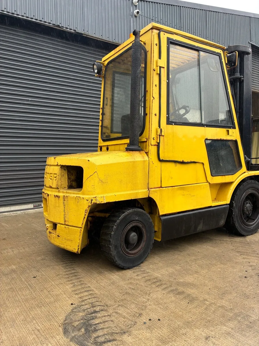 Forklift - Image 4