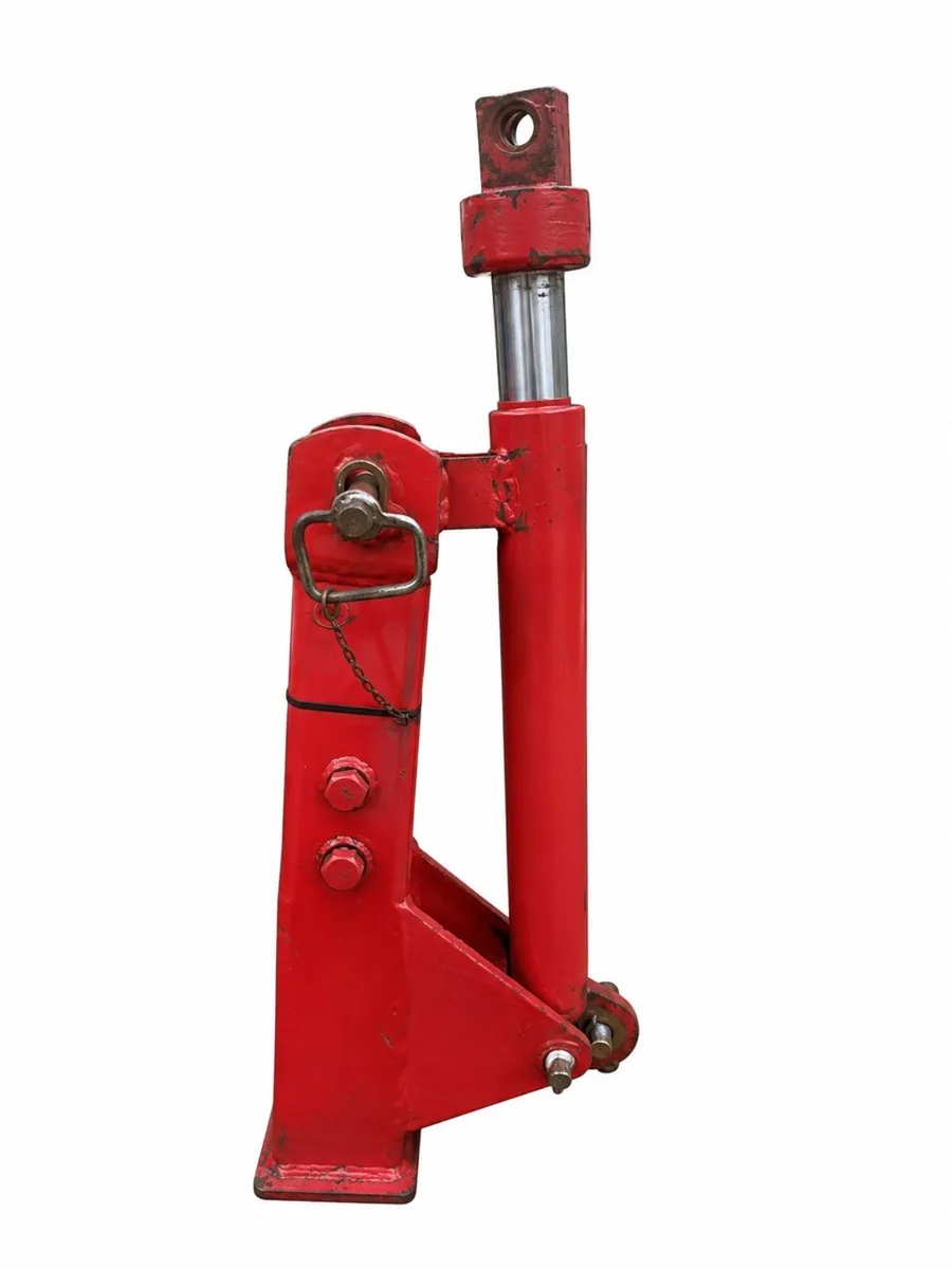 Massey Ferguson Loader - 135/165 - Image 3