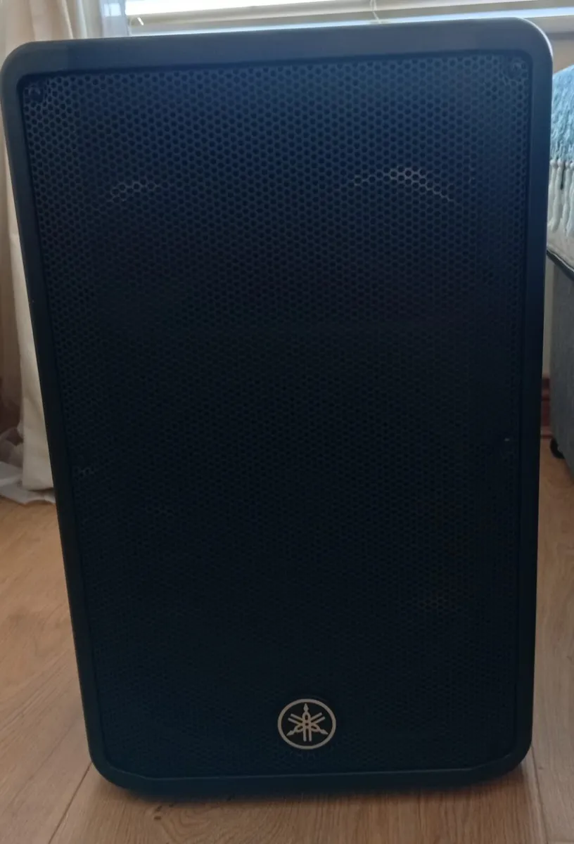 Mixing desk plus speaker and stand - Image 1