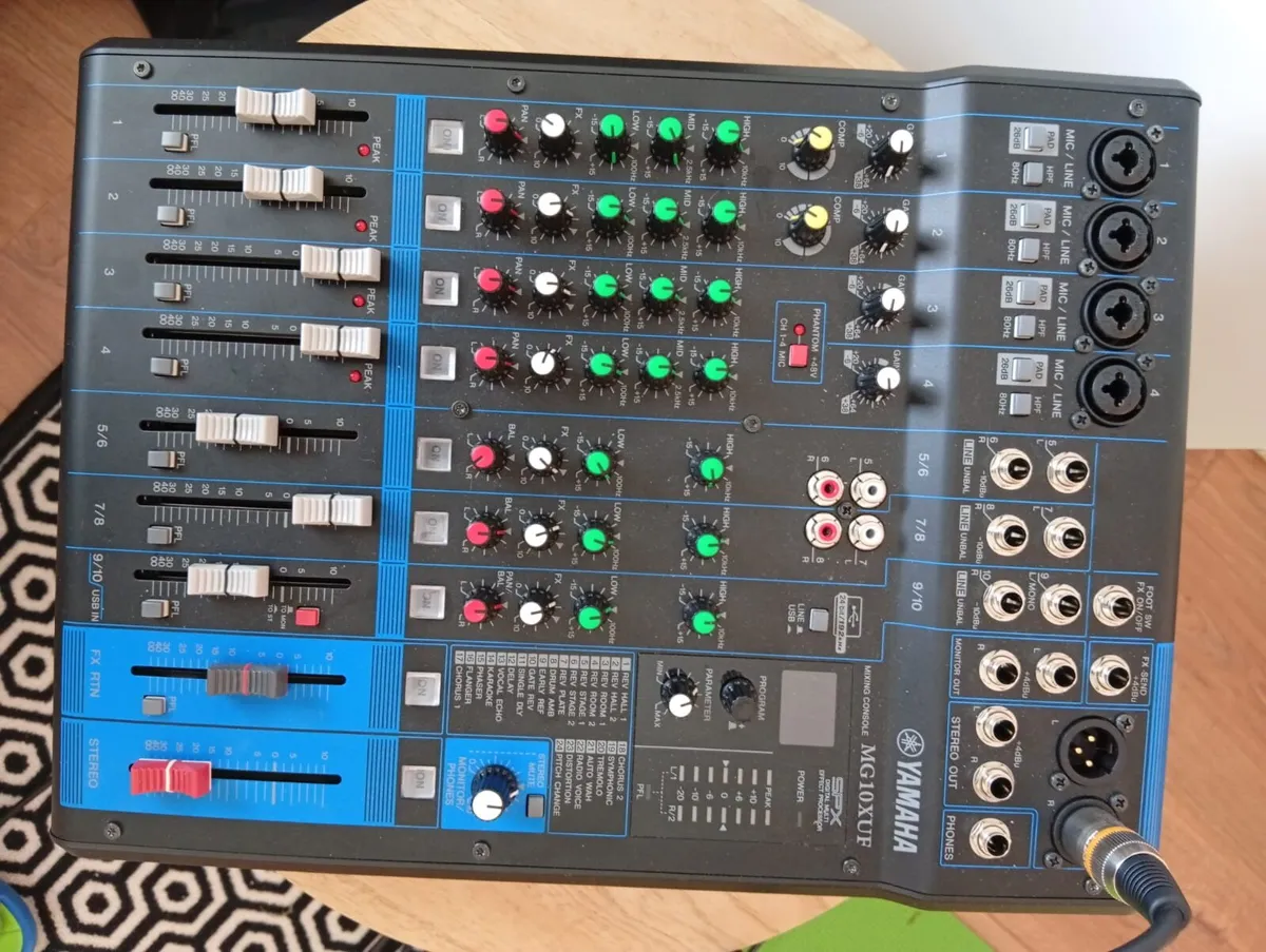 Mixing desk plus speaker and stand - Image 2