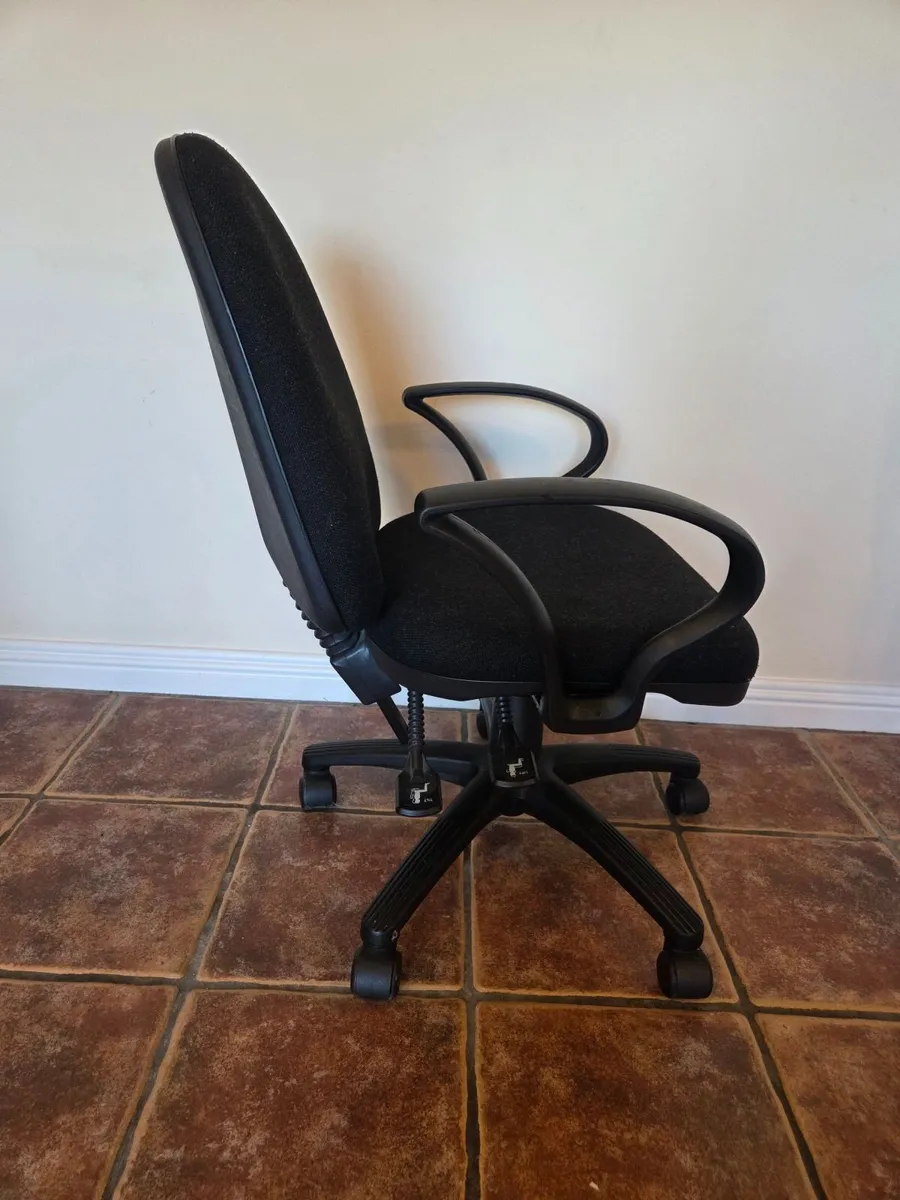 Office chair (FREE) - Image 3