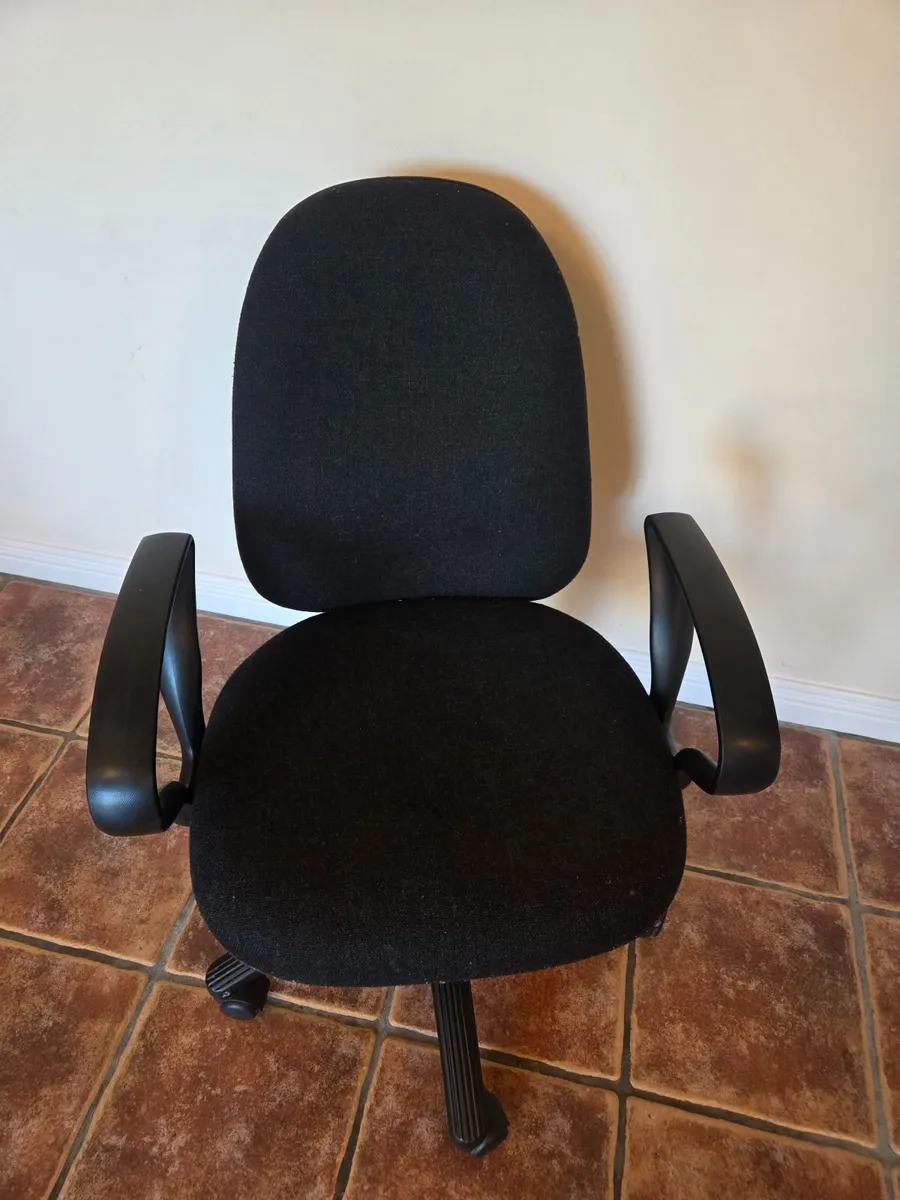 Office chair (FREE) - Image 2