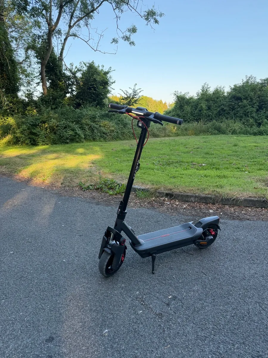 Segway Ninebot Max G3 - Image 1