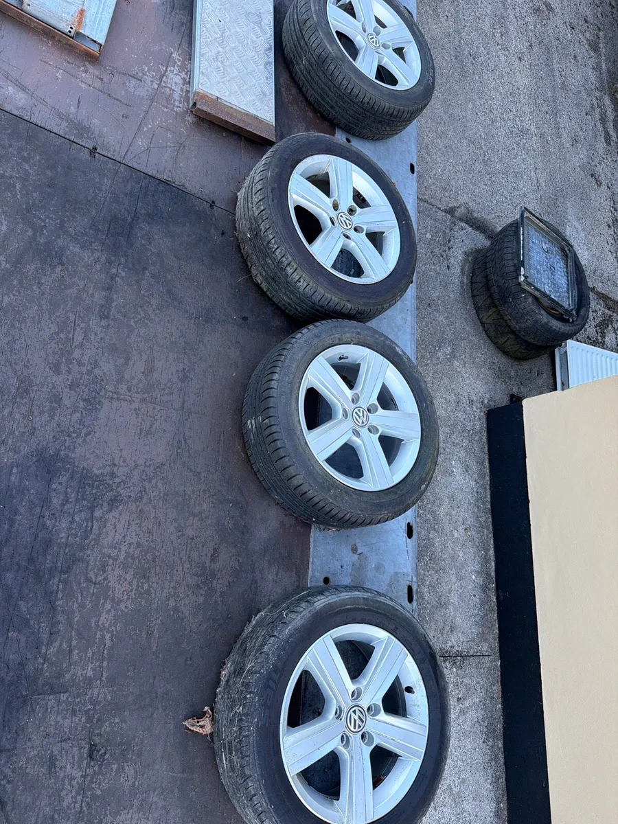 Vw golf 5 x112 alloy wheels:205/55R16 - Image 1