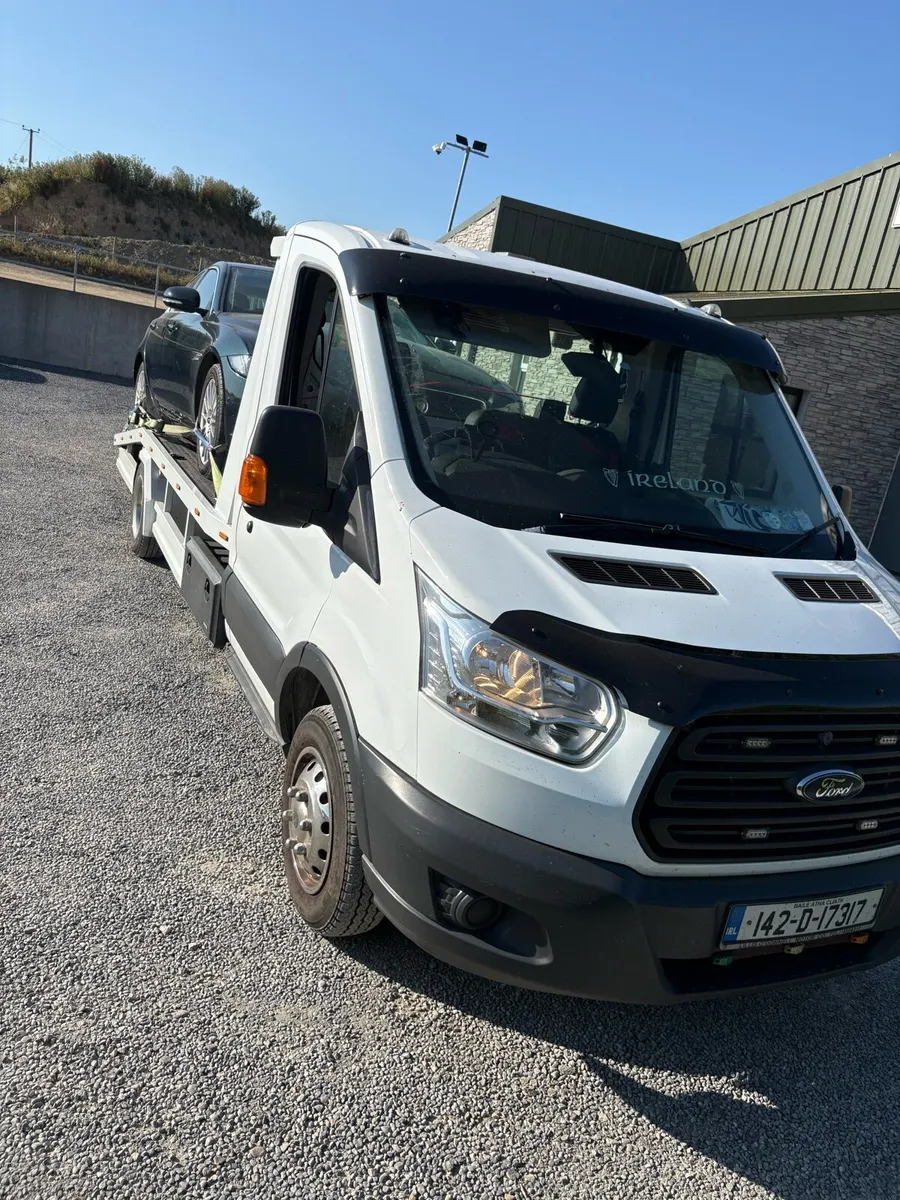 Recovery truck - Image 1