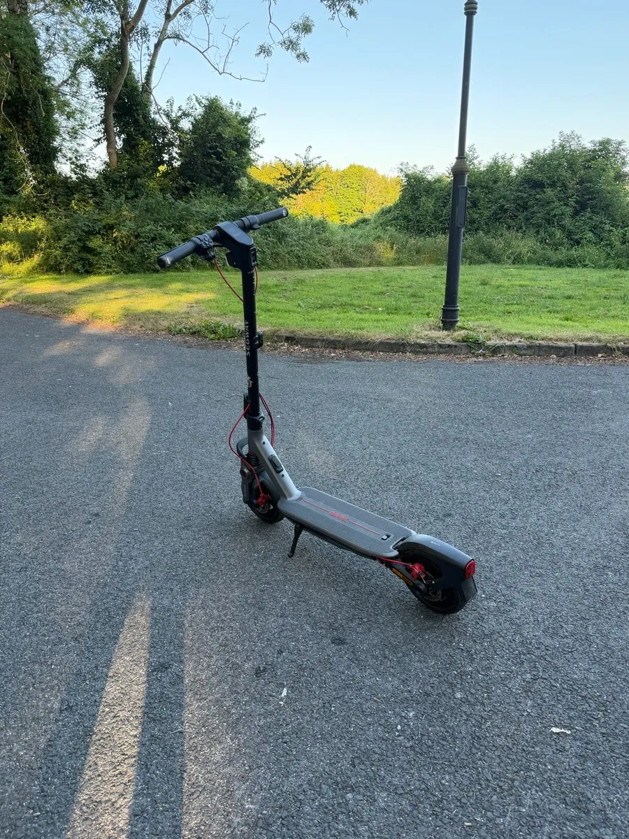 Segway Ninebot F3 Pro – Excellent Condition – €500 - Image 1