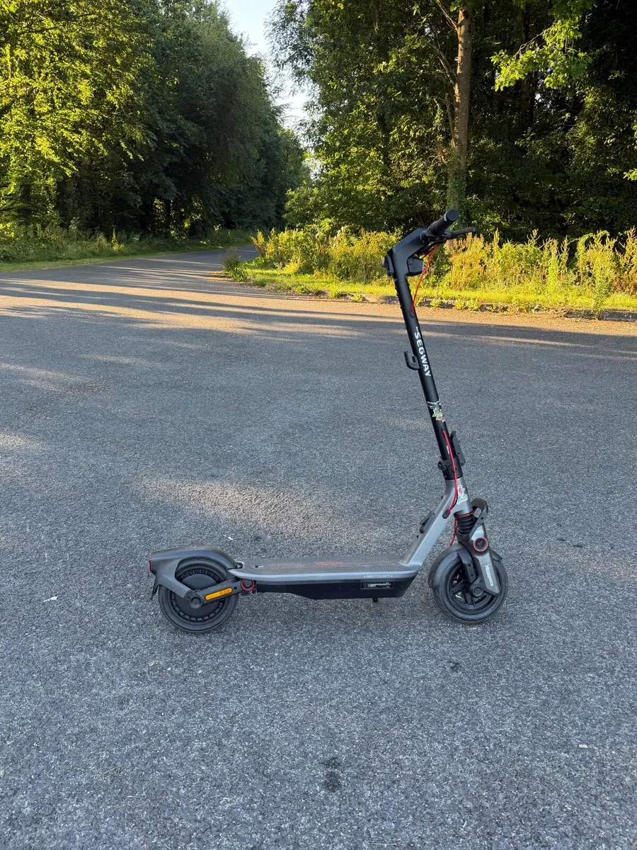 Segway Ninebot F3 Pro – Excellent Condition – €500 - Image 3