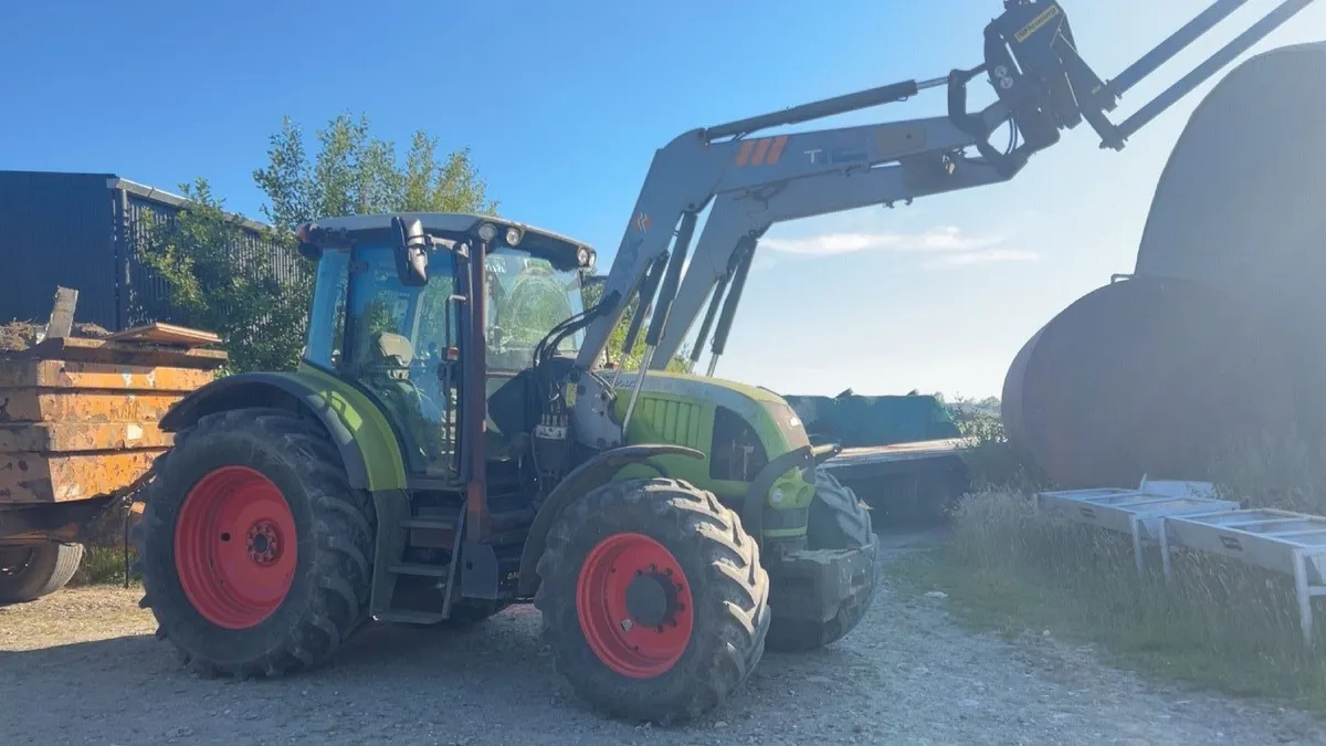 CLAAS arez 697 atz - Image 1