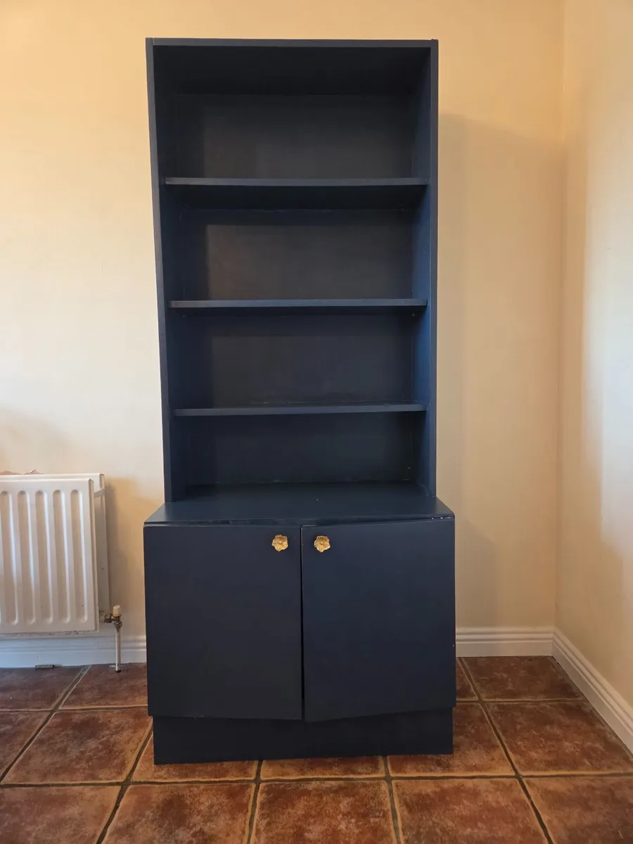Book shelf - Image 1