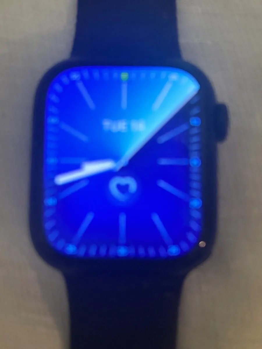 Apple Watch series 8 - Image 1