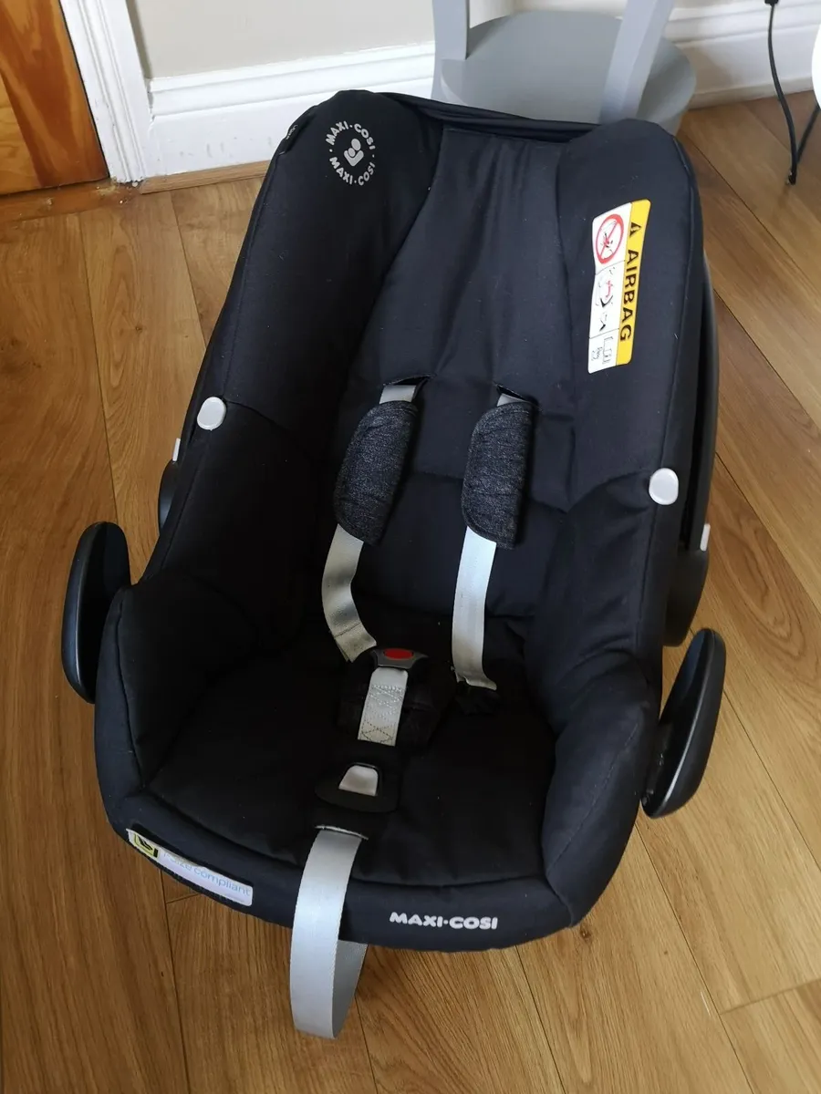 Maxi-Cosi Rock Baby Car Seat and Base - Image 4