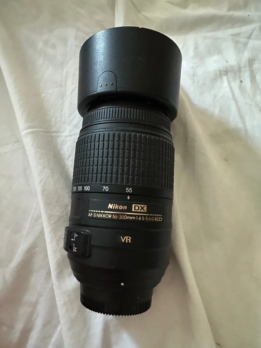 Nikon D5600 Camera with xtra telephoto lens. € Neg - Image 2