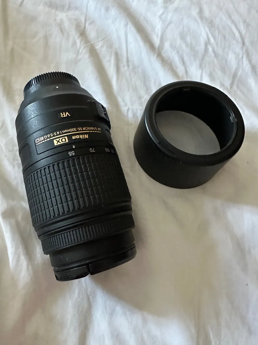 Nikon D5600 Camera with xtra telephoto lens. € Neg - Image 3