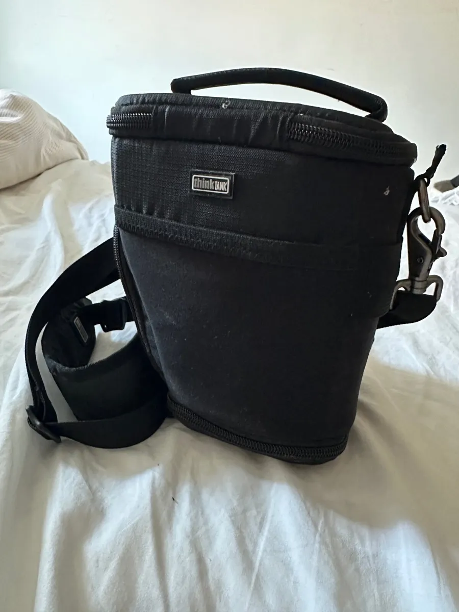 Nikon D5600 Camera with xtra telephoto lens. € Neg - Image 4