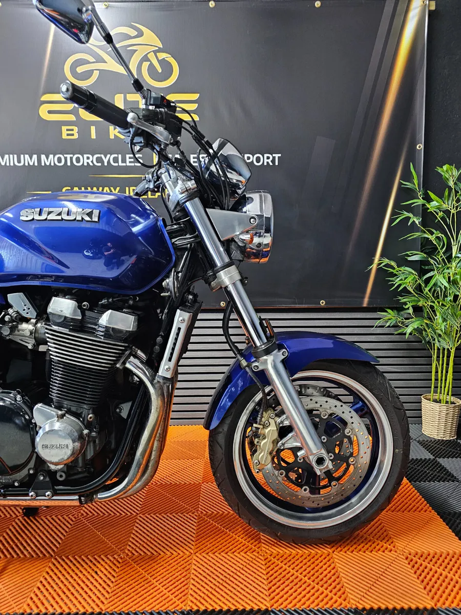 Suzuki GSX 1400 - Image 2