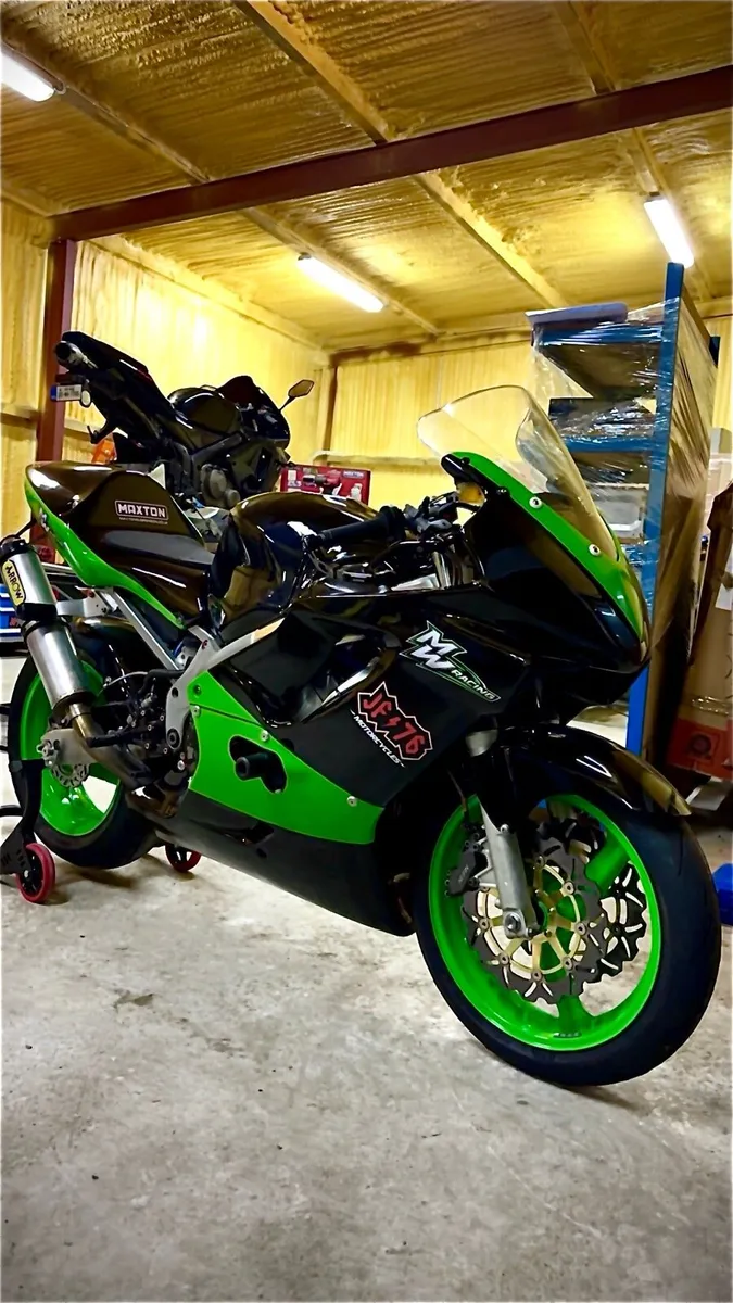Honda CBR600 F4 - Image 1