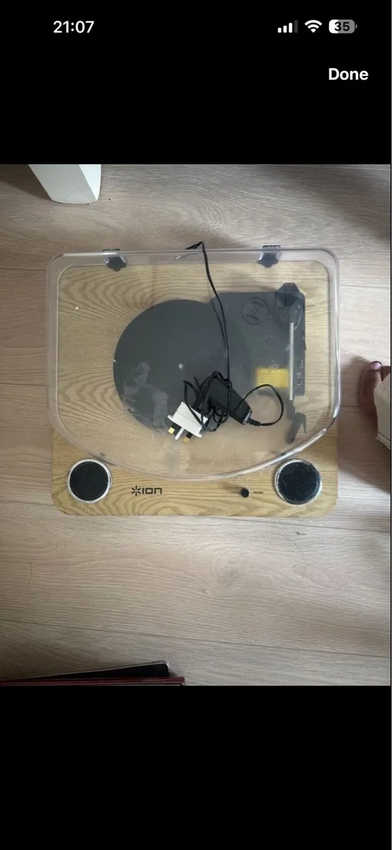 Record player - Image 1