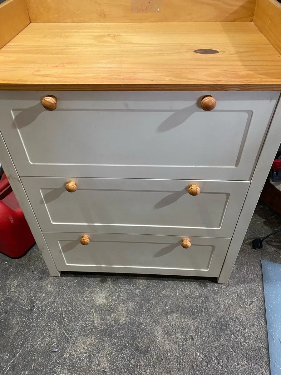 Wardrobe and drawers - Image 1