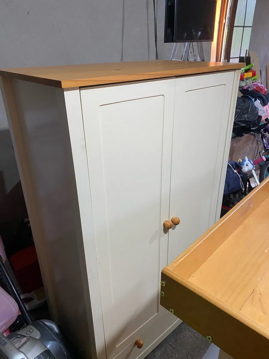 Wardrobe and drawers - Image 3