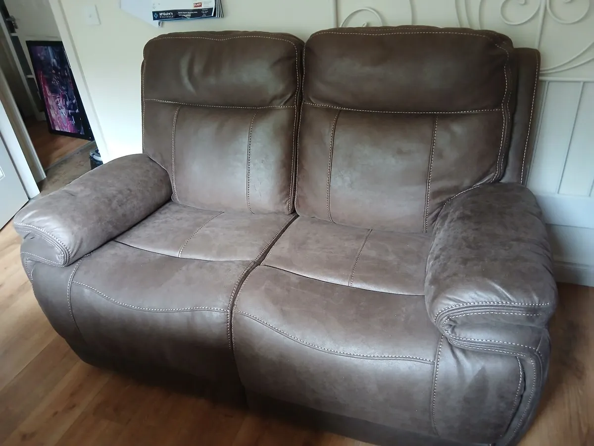 Sofa/couch - Image 1