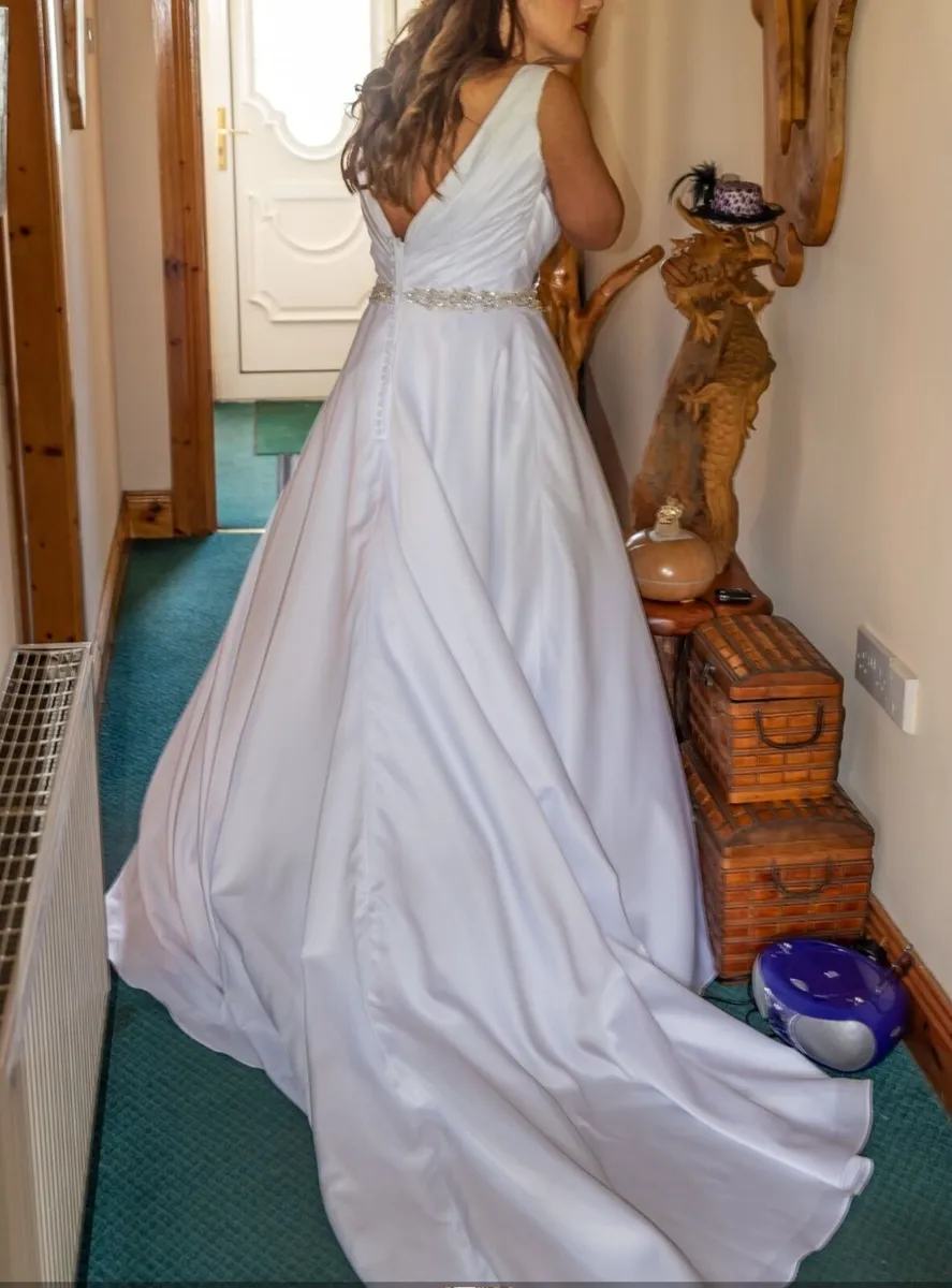 Wedding dress - Image 4