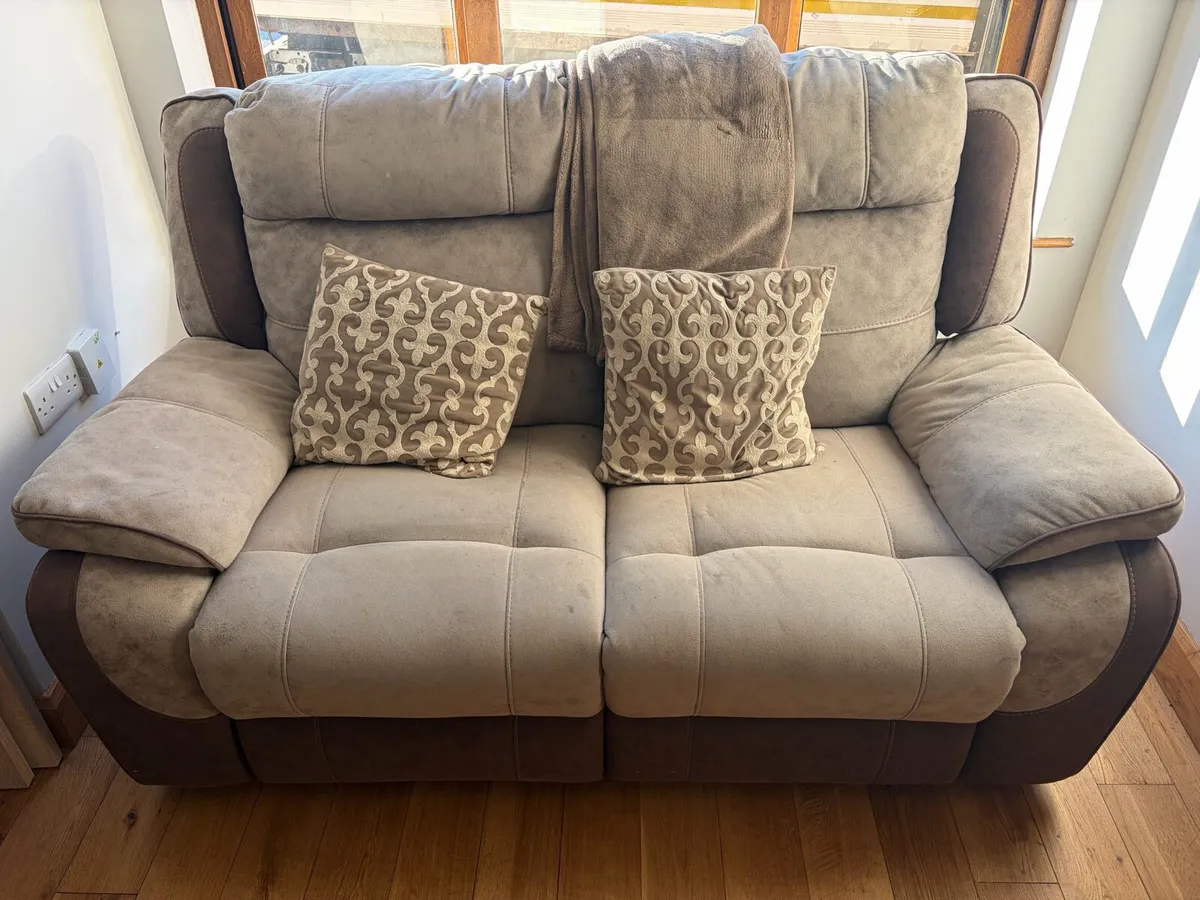 Couches - Image 2