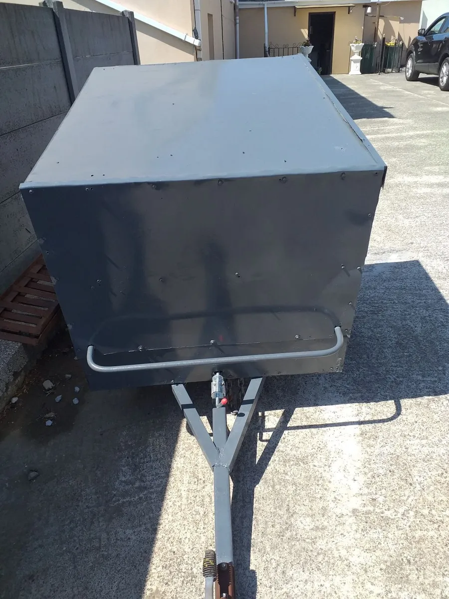Dog trailer/box - Image 2
