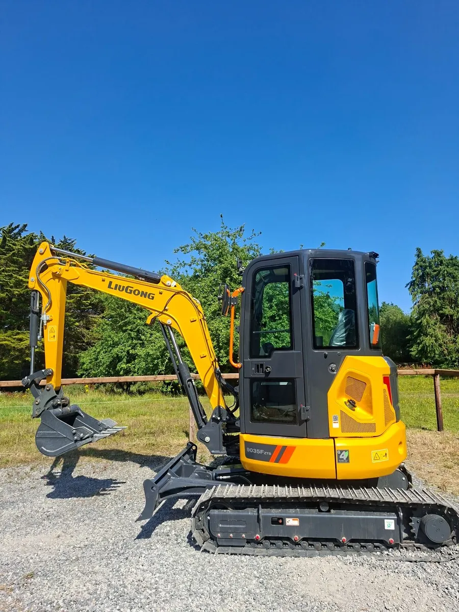 New Unused 2026 Liugong 9035f Mini Digger - Image 2