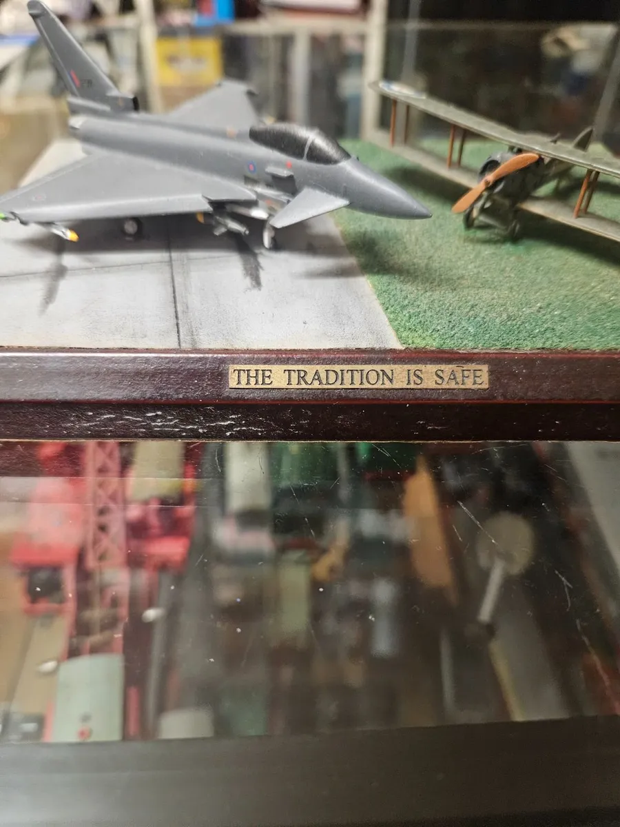 Corgi Royal Airforce Diorama The Tradition is Safe - Image 2