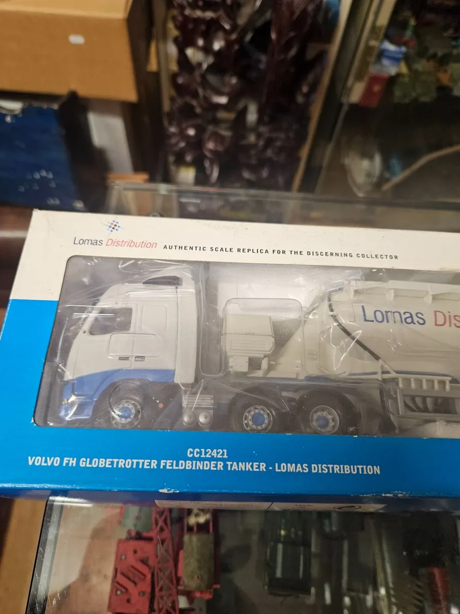 Corgi Volvo Tractor Unit and Trailer 1.50 - Image 3