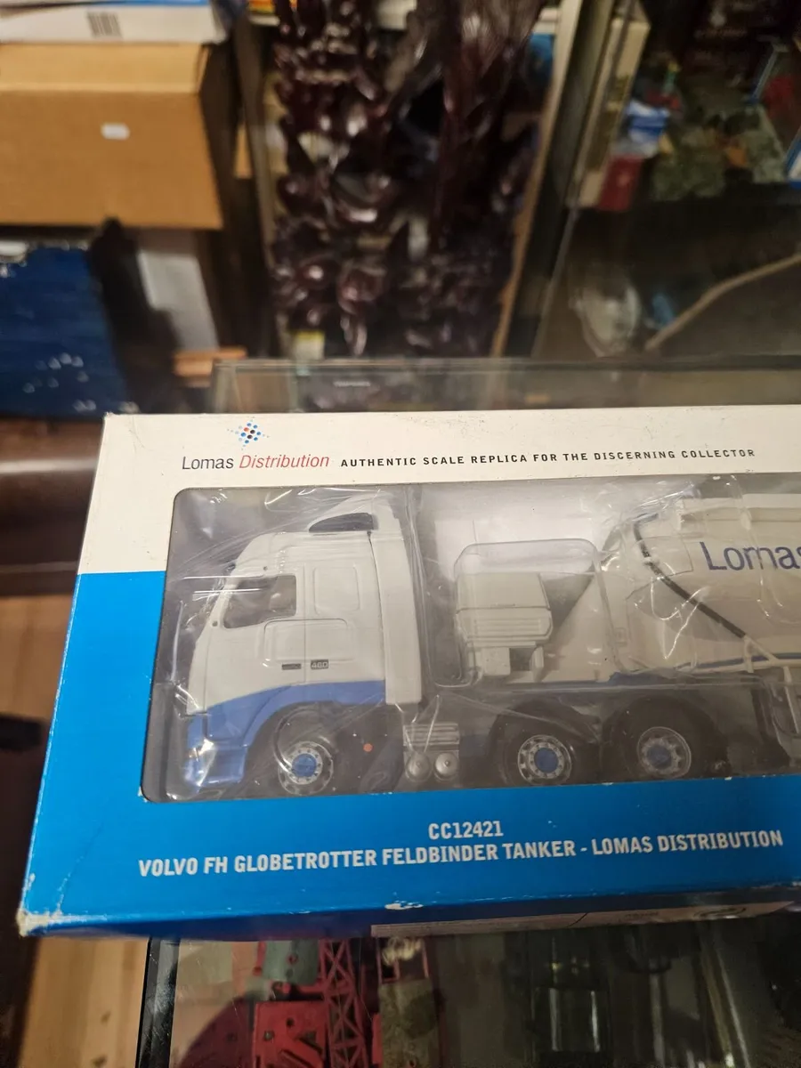Corgi Volvo Tractor Unit and Trailer 1.50 - Image 2